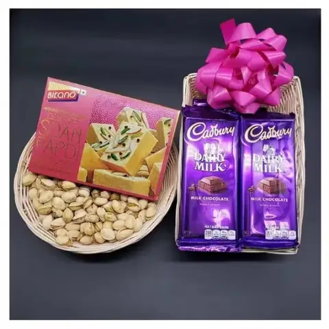 Holi Combo: Gulal, Peda & Pichkari
