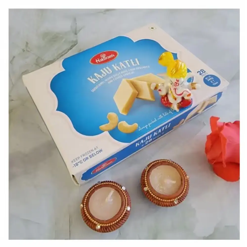 Kaju Katli & Two Diyas Gift Box