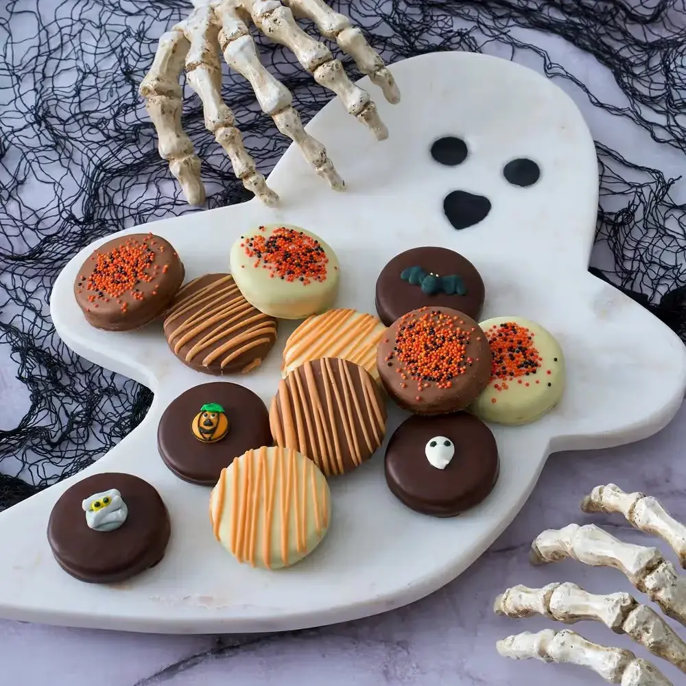Halloween Chocolate-Dipped OREOs