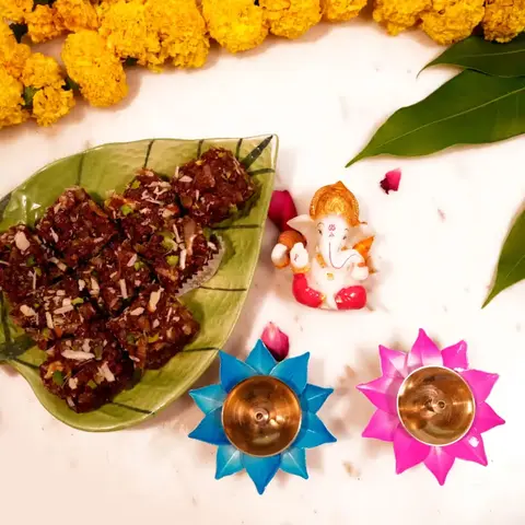 Ganesha Idol, Two Diyas & Dodha Burfi
