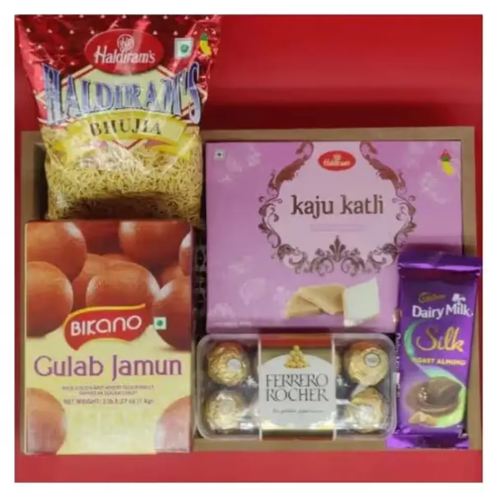 Sweet & Spicy Hamper with Gulab Jamun