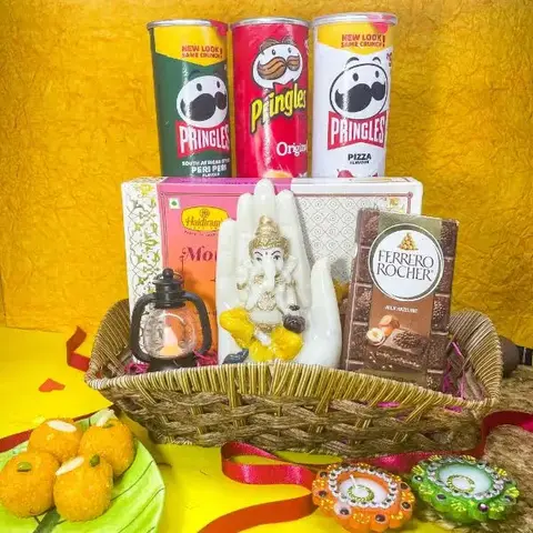 Palm Ganesha Idol with Lantern & Sweets