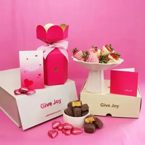Fresh Strawberry & Chocolate Treat Hamper