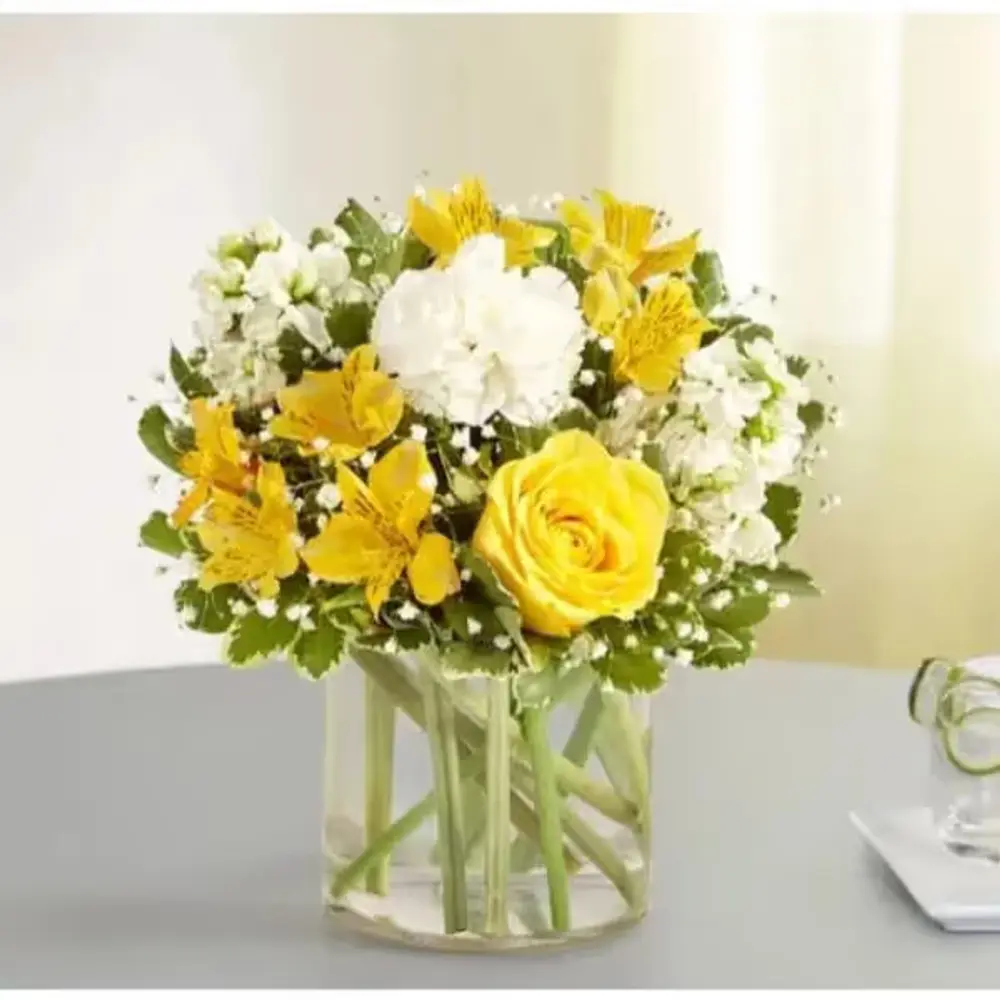 Yellow & White Delight Deluxe Bouquet
