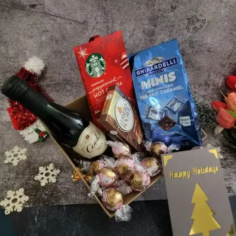 Christmas Sparkling Wine & Chocolate Hamper