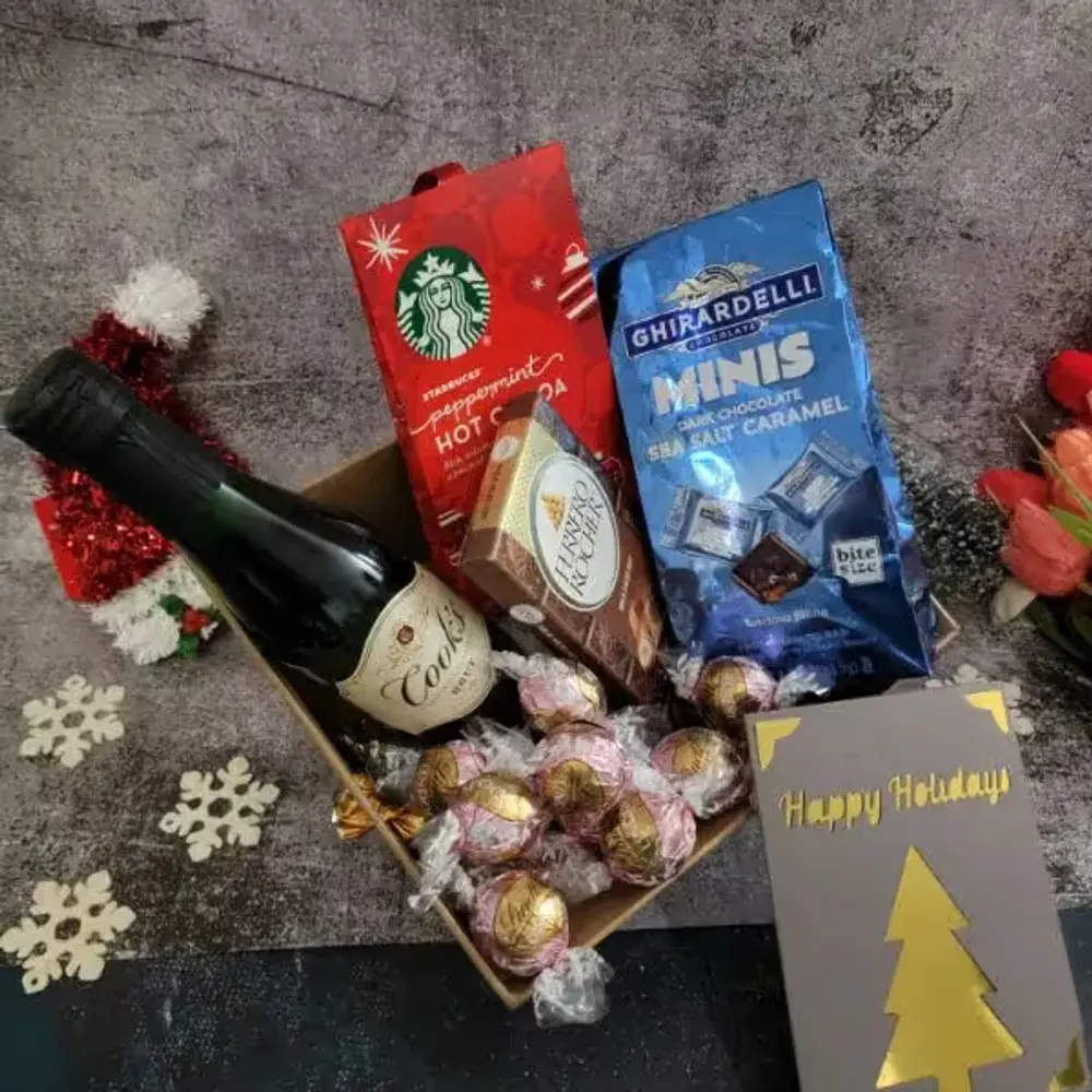 Christmas Sparkling Wine & Chocolate Hamper