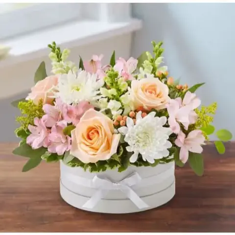Perfectly Pastel Bouquet in Hatbox