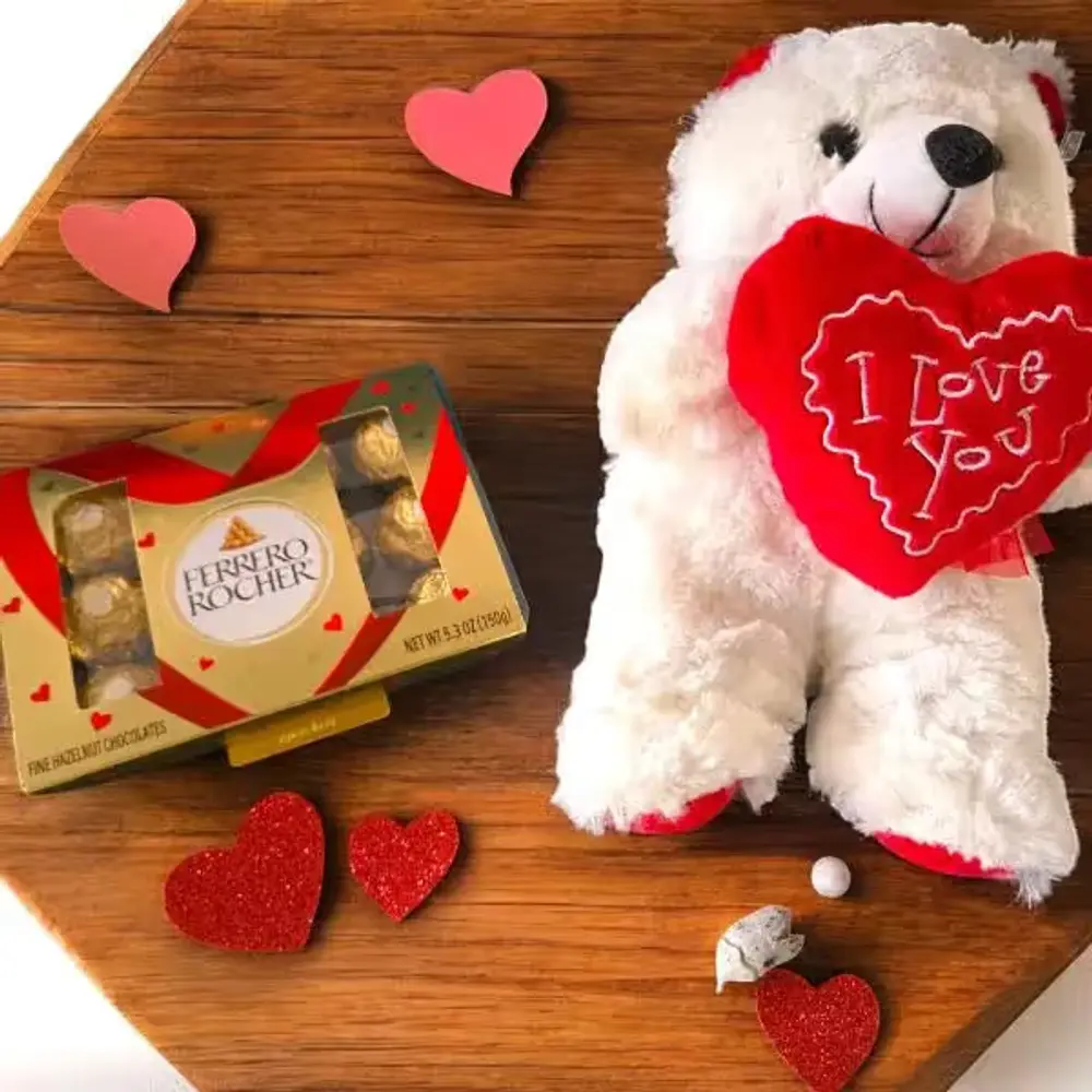 Teddy & 12 Ferrero Rocher