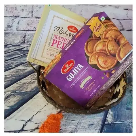 Mathura Peda & Gujiya