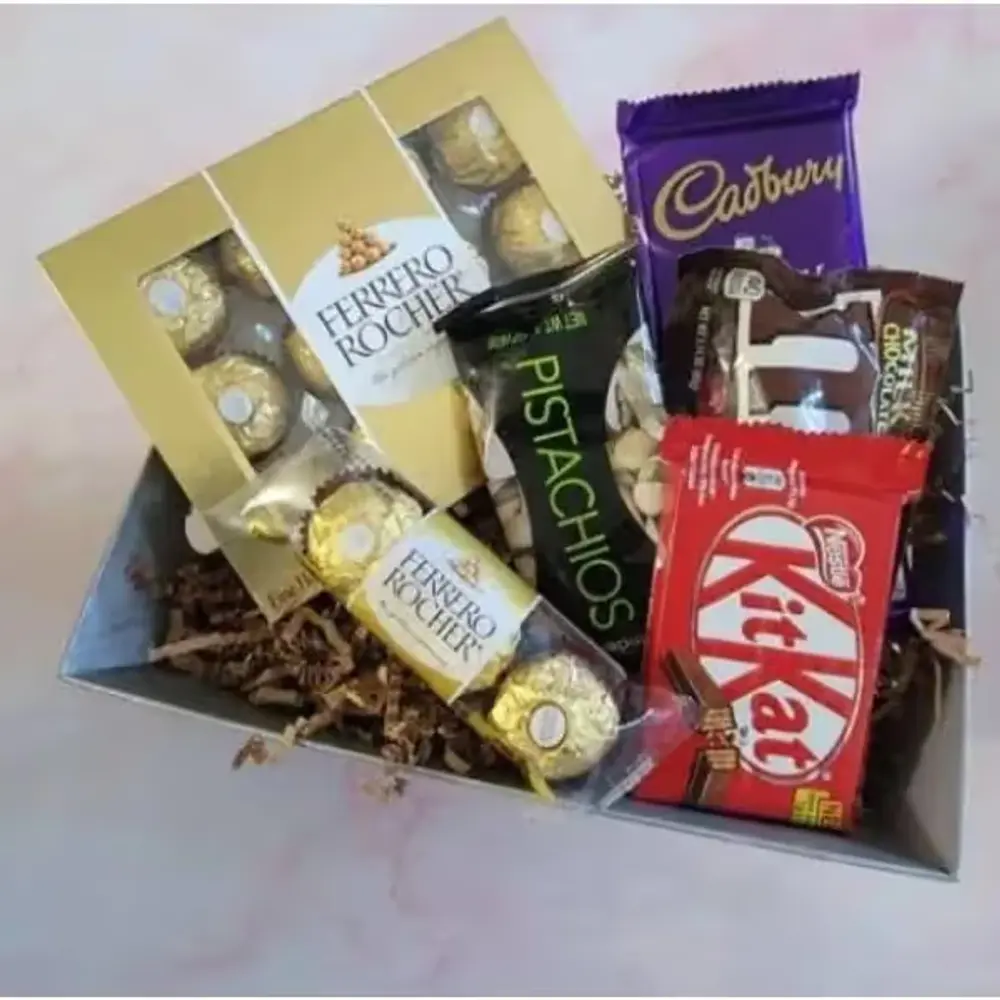 Sweet Indulgence Chocolate & Pistachio Mix