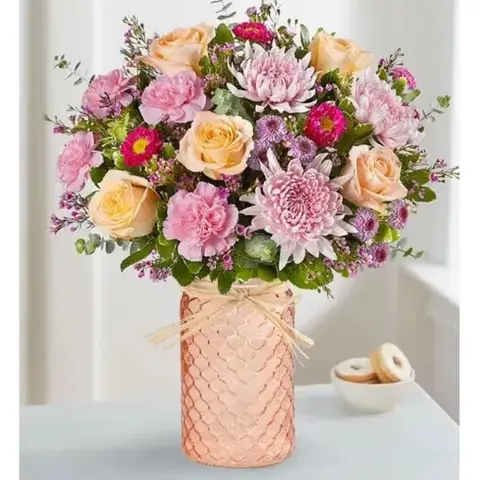 Blush Posy Bouquet in Honeycomb Vase