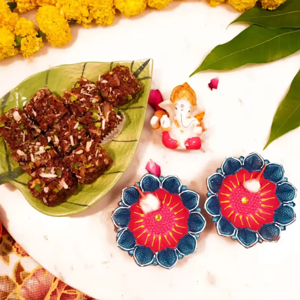 Ganesha Idol, Diyas & Dodha Burfi Set