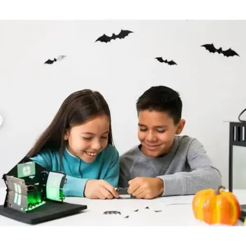 Light-Up Haunted House Kit