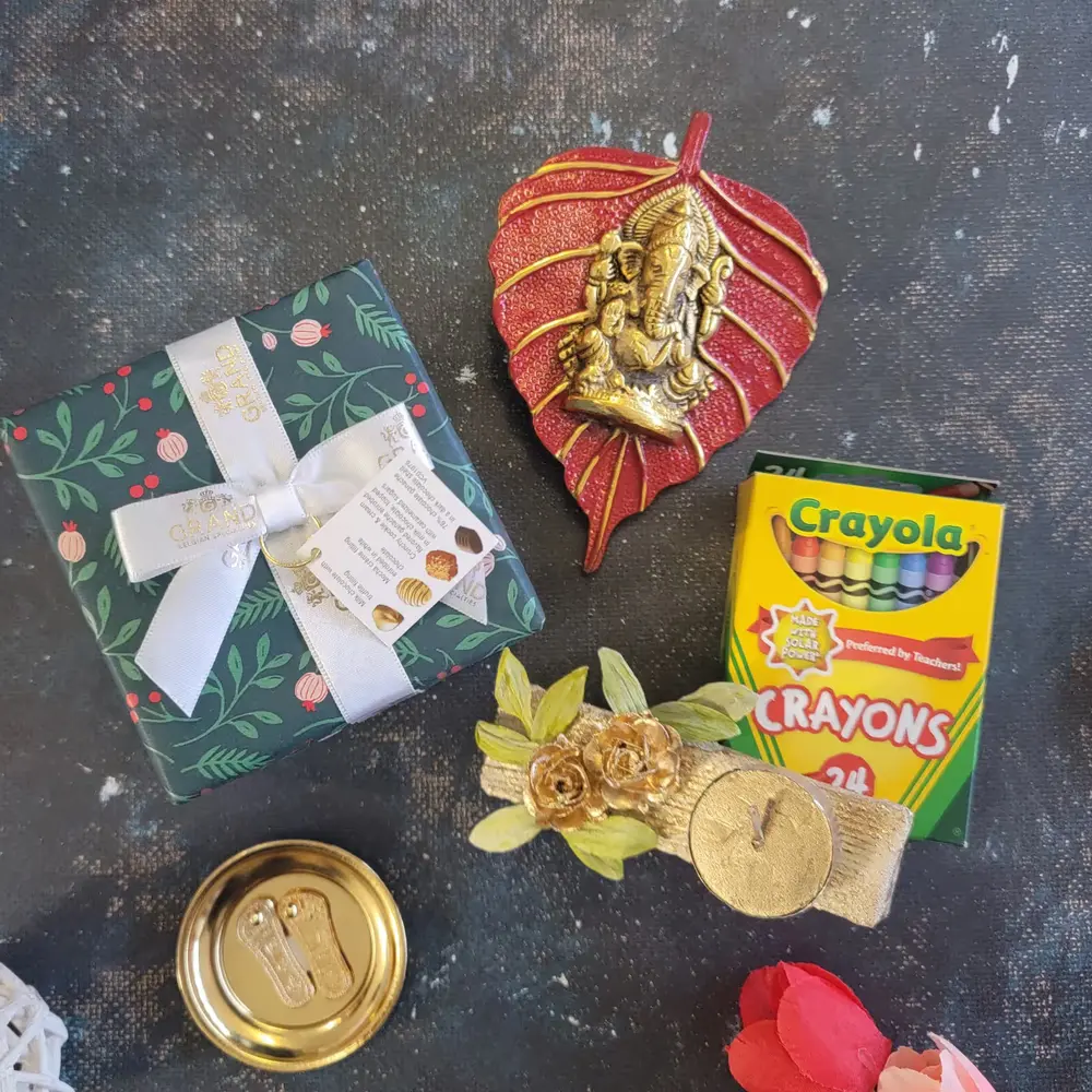 Ganesha Hanging, Wooden Tealight & Paduka