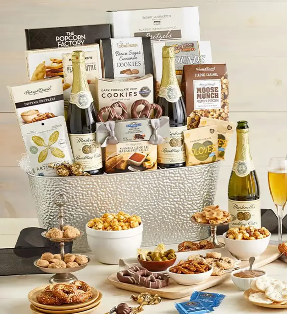 Taste of Distinction Gourmet Basket