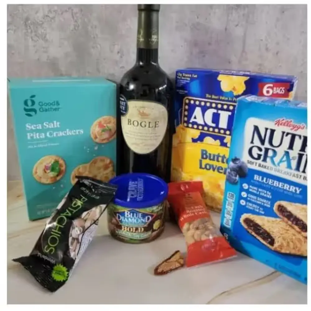 Cabernet & Nuts Snack Gift