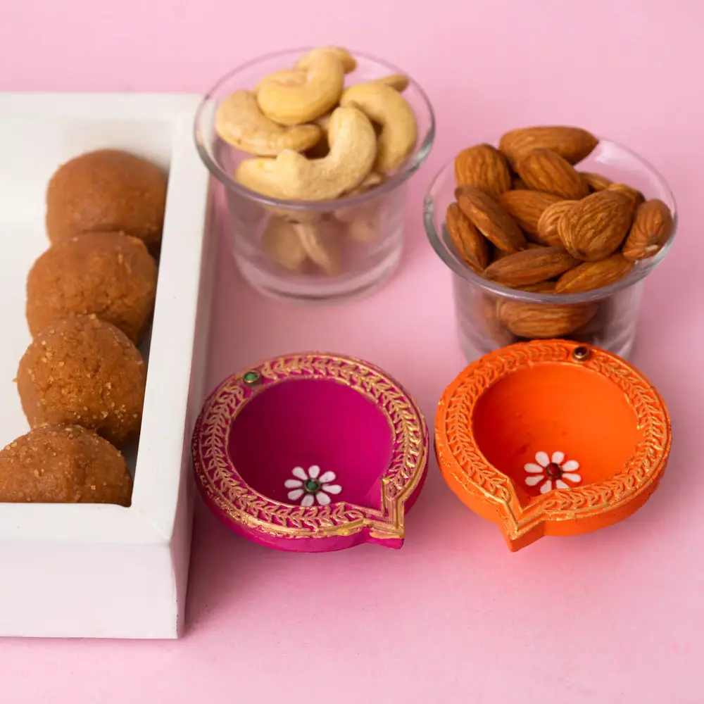 Besan Laddoo, Kaju Badam & Diyas