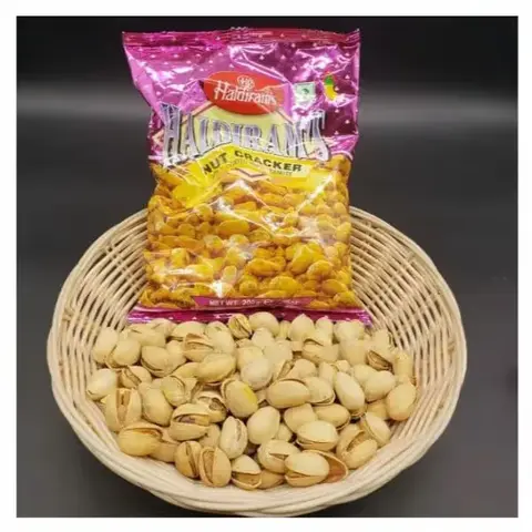Pistachio & Namkeen Basket
