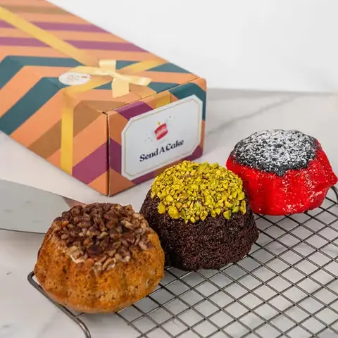 Lava Cake Trio with Pistachio Cream