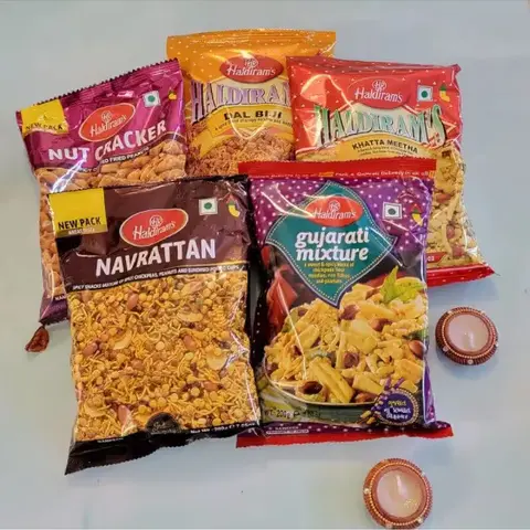 Diyas & Haldiram's Namkeen, 5 Flavors