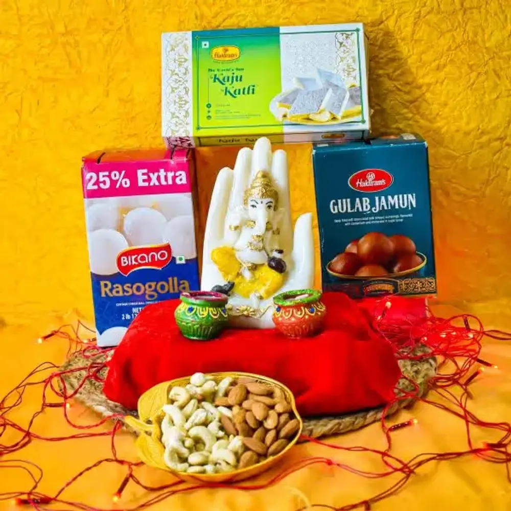Palm Ganesha Joyful Diwali Hamper
